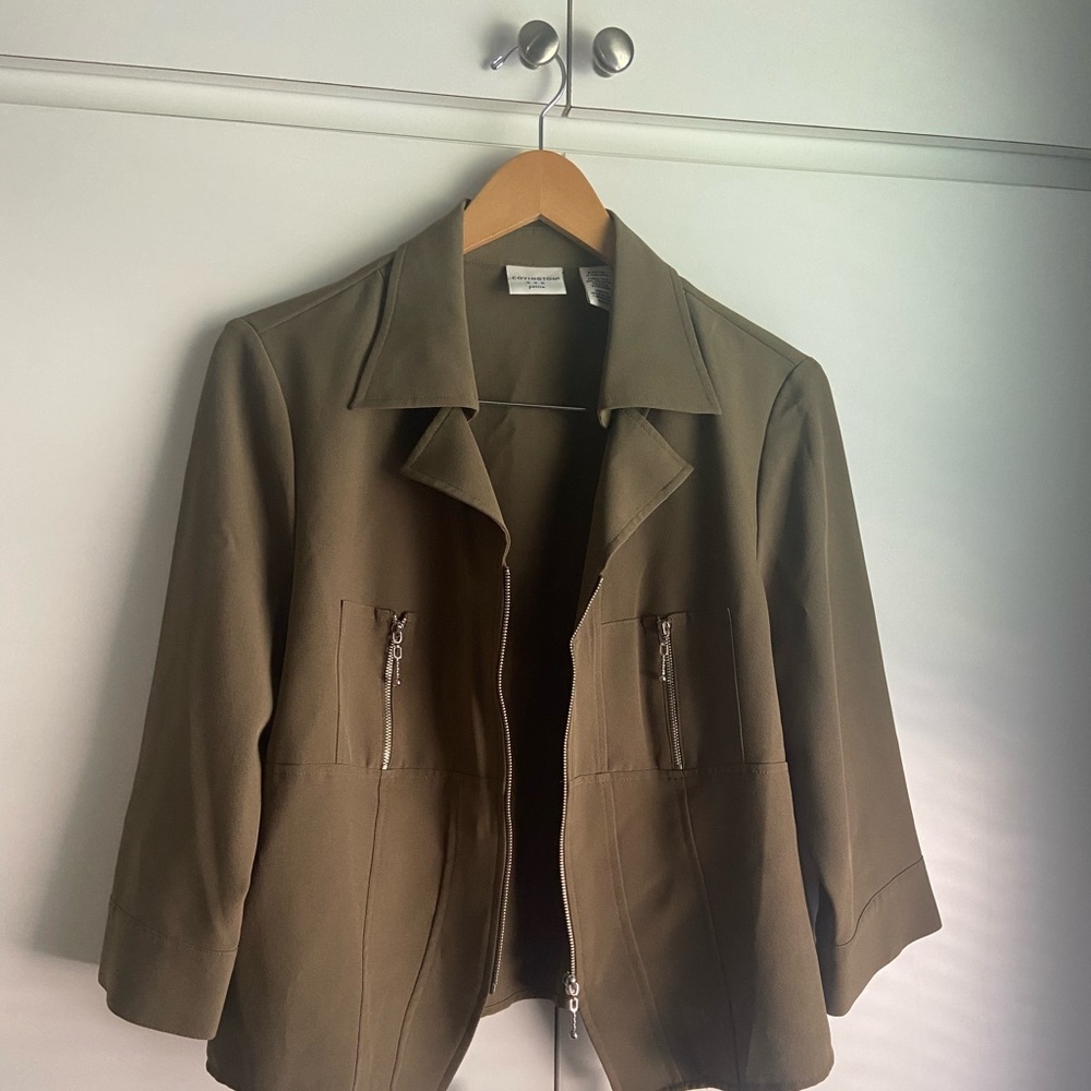 EMARLD GREEN LIGHT WEIGHT CHAINED BLAZER